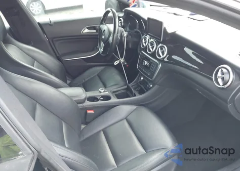 2014 Mercedes-Benz Cla 250 z USA, uszkodzony, nr VIN WDDSJ4EB4EN153603